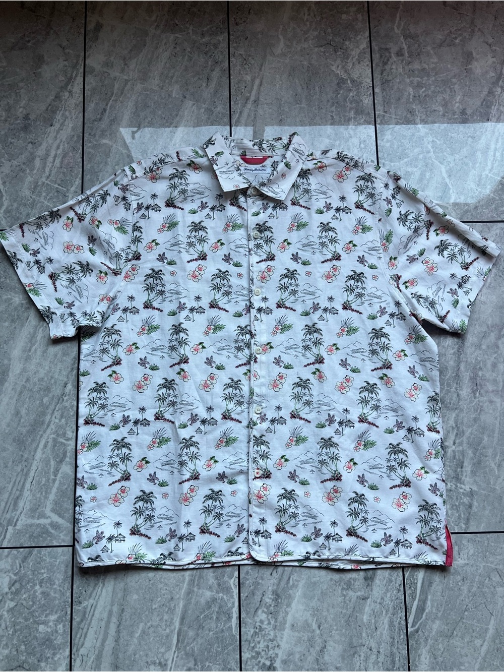 Tommy Bahama Bungalow Beach,Palms Men’s White Graphic Print S/S ButtonUp Shirt